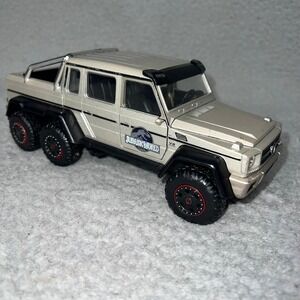 Jada Toys Jurassic World Mercedes G63 AMG 6x6 Truck 9"x4" 1:24 Scale Die Cast